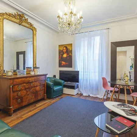 Luxury Champs Elysees Apartment Paris
